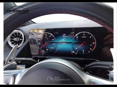 Mercedes-Benz GLA 180 D Premium 8G-DCT Bianco usata Lucca