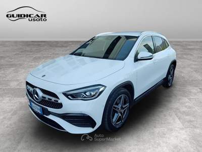 Mercedes-Benz GLA 180 D Premium 8G-DCT Bianco usata Lucca