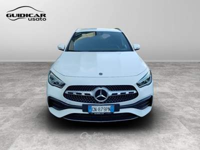 Mercedes-Benz GLA 180 D Premium 8G-DCT Bianco usata Lucca