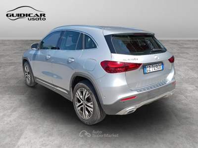 Mercedes-Benz GLA 180 D Progressive Advanced 8G-DCT Argento usata Lucca