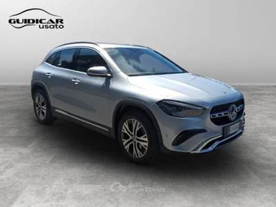 Mercedes-Benz GLA 180 D Progressive Advanced 8G-DCT Argento usata Lucca