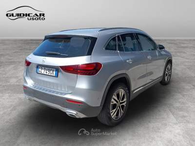 Mercedes-Benz GLA 180 D Progressive Advanced 8G-DCT Argento usata Lucca