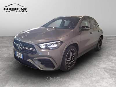 Mercedes-Benz GLA 200 D AMG Line Advanced Plus 8G-DCT Grigio usata Lucca