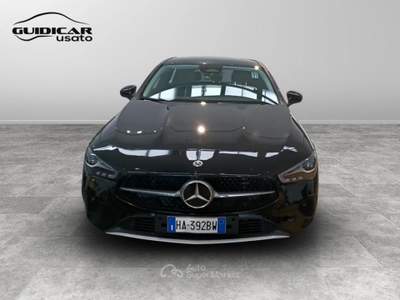 Mercedes-Benz CLA 180 D Advanced 8G-DCT Nero usata Lucca