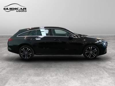 Mercedes-Benz CLA 180 D Advanced 8G-DCT Nero usata Lucca