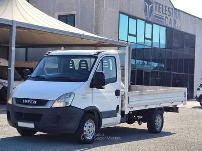Iveco Daily 35S13 CASSONE FISSO 380 Bianco usata San Salvatore Telesino