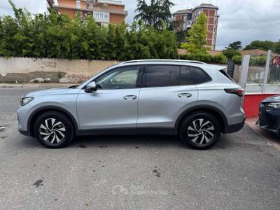 Volkswagen Tiguan Tiguan III 2024 1.5 etsi Edition Plus 150cv dsg Argento usata Roma
