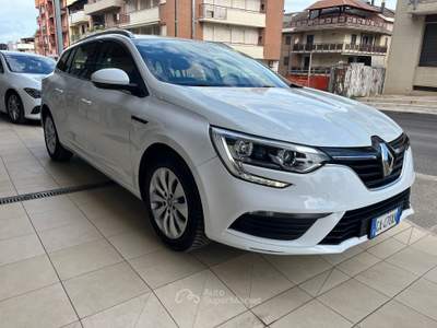 Renault Mégane Megane Sporter Blue dCi 115 CV Duel Bianco usata Gravina in Puglia