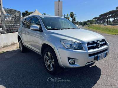 Toyota RAV4 RAV4 Crossover 2.2 d-4d Executive 150cv auto Argento usata Roma