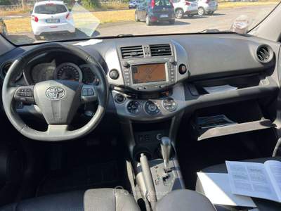 Toyota RAV4 RAV4 Crossover 2.2 d-4d Executive 150cv auto Argento usata Roma