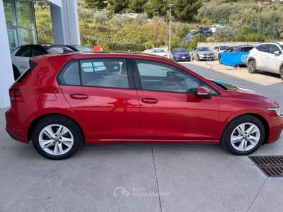 Volkswagen Golf 1.5 TGI Life Rosso usata SAN BENEDETTO DEL TRONTO