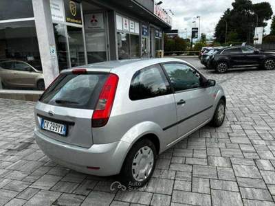 Ford Fiesta Fiesta V 2002 3p 1.2 16v Ambiente Argento usata Mariano Comense