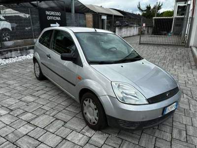 Ford Fiesta Fiesta V 2002 3p 1.2 16v Ambiente Argento usata Mariano Comense