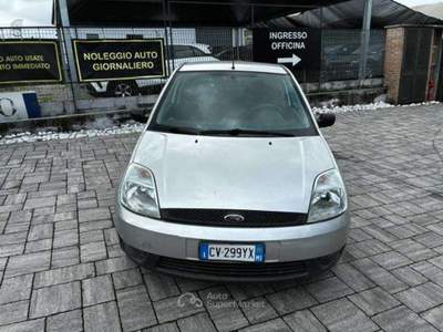 Ford Fiesta Fiesta V 2002 3p 1.2 16v Ambiente Argento usata Mariano Comense