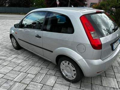 Ford Fiesta Fiesta V 2002 3p 1.2 16v Ambiente Argento usata Mariano Comense