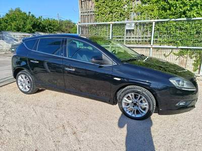 Lancia Delta DPF Gold Nero usata Altamura