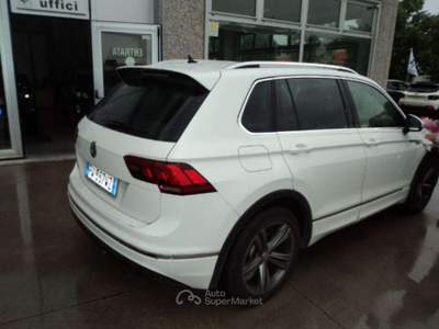 Volkswagen Tiguan 2.0 TDI SCR DSG Sport BlueMotion Technology Bianco usata Sala Bolognese