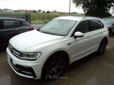 Volkswagen Tiguan 2.0 TDI SCR DSG Sport BlueMotion Technology Bianco usata Sala Bolognese