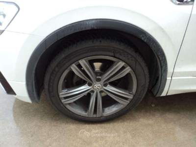 Volkswagen Tiguan 2.0 TDI SCR DSG Sport BlueMotion Technology Bianco usata Sala Bolognese