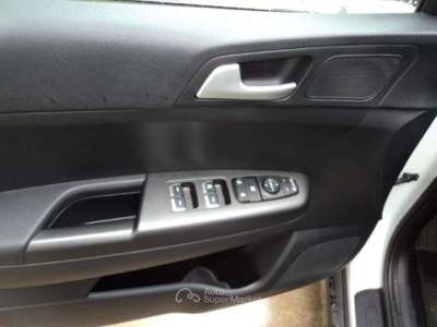 Kia Sportage 1.6 CRDI 136 CV DCT7 2WD Business Class Bianco usata Sala Bolognese