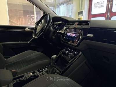 Volkswagen Touran 1.6 tdi Highline 115cv dsg - 7 posti Bianco usata Trento
