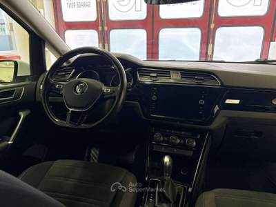 Volkswagen Touran 1.6 tdi Highline 115cv dsg - 7 posti Bianco usata Trento