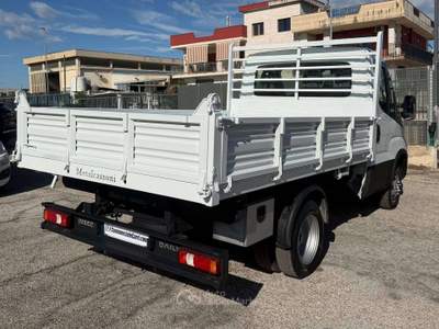 Iveco Daily 35C16 CASSONE RIBALTABILE 3 POSTI - 2022 Bianco usata Corato