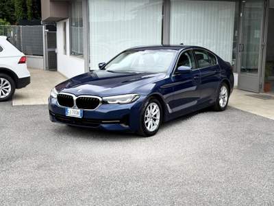 BMW Serie 5 518i 520 Diesel 48V 190CV E6 - 2022 Blu/Azzurro usata Roma