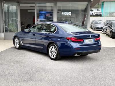BMW Serie 5 518i 520 Diesel 48V 190CV E6 - 2022 Blu/Azzurro usata Roma