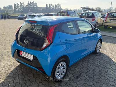 Toyota Aygo AUTOMATICA|1.0 VVT-i 72 CV 5 porte x-cool MMT Blu/Azzurro usata Calestano