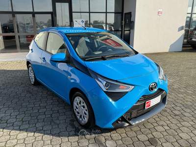 Toyota Aygo AUTOMATICA|1.0 VVT-i 72 CV 5 porte x-cool MMT Blu/Azzurro usata Calestano