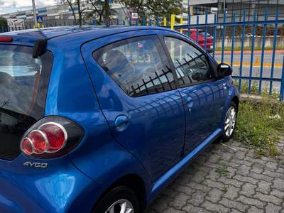 Toyota Aygo TOYOTA AYGO 1.0 Blu/Azzurro usata Brandizzo