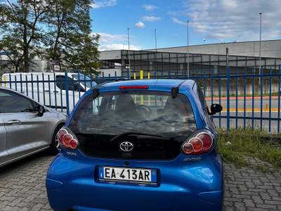 Toyota Aygo TOYOTA AYGO 1.0 Blu/Azzurro usata Brandizzo