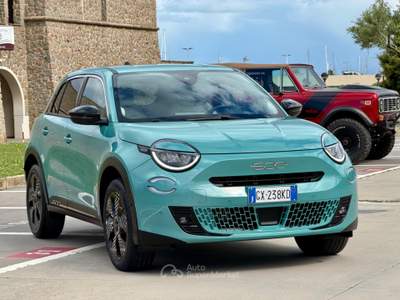 Fiat 600 HYBRID 110CV DCT MHEV LA PRIMA II SUPER FULL !!! Blu/Azzurro usata Civitavecchia