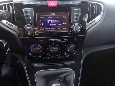 Lancia Ypsilon platinum Nero usata zero branco