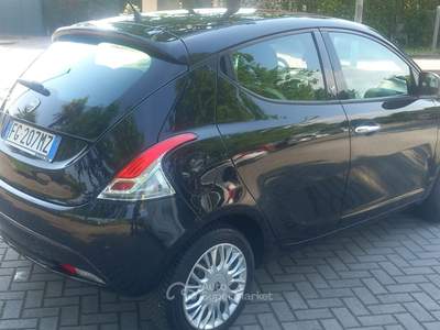 Lancia Ypsilon platinum Nero usata zero branco