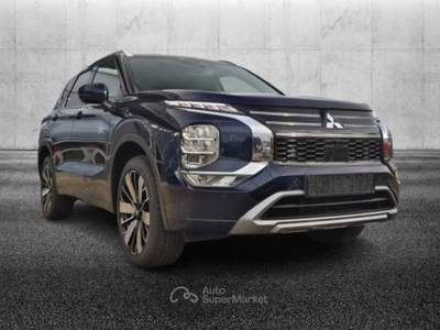 Mitsubishi Outlander 2.4L 4WD PHEV Instyle Blu/Azzurro usata Pieve di Cento