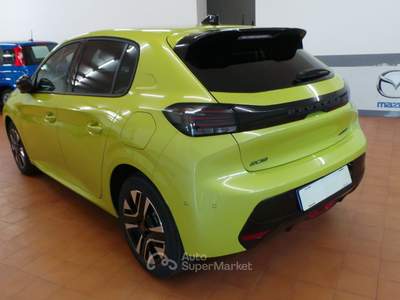Peugeot 208 km 0 Giallo usata Dormelletto