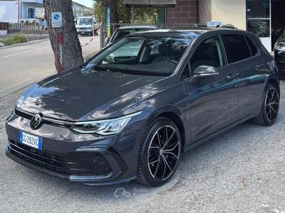 Volkswagen Golf Vettura semi nuova con linee sportive Grigio usata Sant'Omero