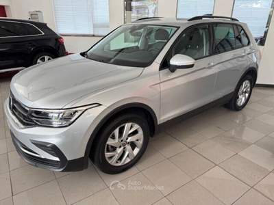 Volkswagen Tiguan Tiguan 2.0 TDI 150 CV SCR DSG Life Argento usata Concesio