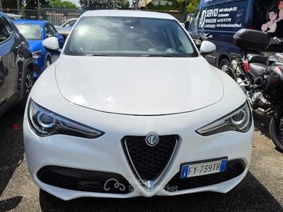 Alfa Romeo Stelvio pronta consegna reale in sede Bianco usata Roma