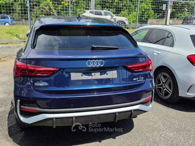 Audi Q3 s line tetto pelle gancio traino Blu/Azzurro usata Roma