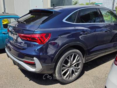 Audi Q3 s line tetto pelle gancio traino Blu/Azzurro usata Roma