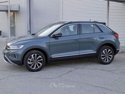 Volkswagen T-Roc 1.0 Tsi 115cv Style Blu/Azzurro usata Civita Castellana