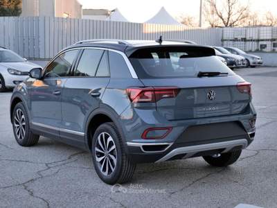 Volkswagen T-Roc 1.0 Tsi 115cv Style Blu/Azzurro usata Civita Castellana
