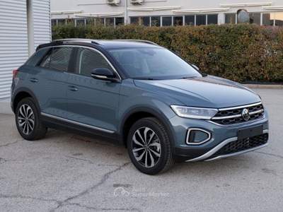 Volkswagen T-Roc 1.0 Tsi 115cv Style Blu/Azzurro usata Civita Castellana