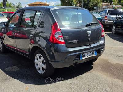 Dacia Sandero impianto a gas valido Grigio usata Roma