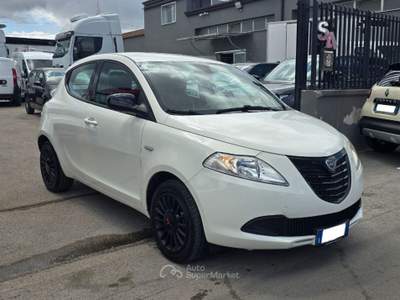 Lancia Ypsilon 1.2 69 CV 5 porte Elefantino Bianco usata Frattaminore