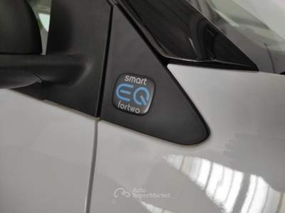 Smart ForTwo  - fortwo eq passion Bianco usata LEGNANO