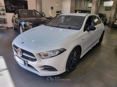 Mercedes-Benz Classe A d Automatic PREMIUM EDITION Bianco usata Gragnano